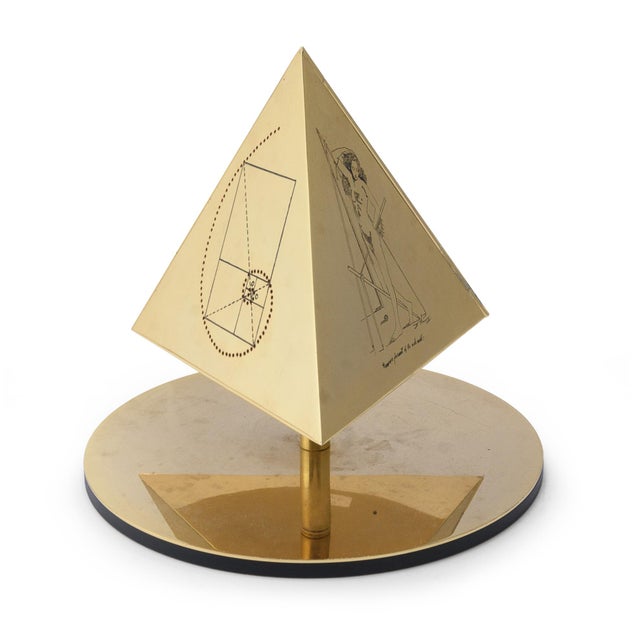 Tetrahedron Fire Designer Sculpture Lamp in Gold-Plated Metal by Salvador Dalí, 1980s For Sale - Image 18 of 18