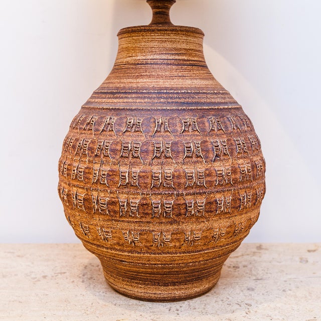 Vintage mid century modern stoneware table lamp by Bob Kinzie for Affiliated Craftsmen, 1970s, in pristine condition....