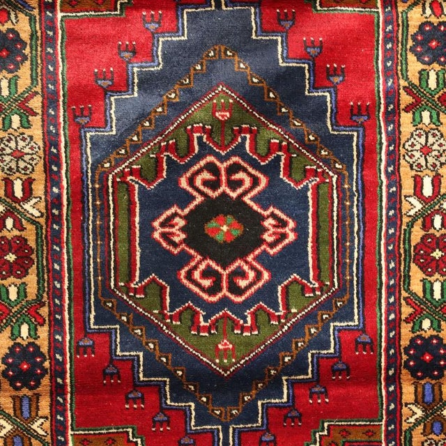 Wool Izmir Rug, Türkiye For Sale - Image 4 of 9