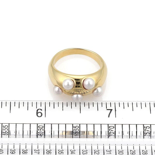 Mid 20th Century Mikimoto 5 Akoya Pearls 18k Yellow Gold Dome Band Ring - Size 7.5 For Sale - Image 4 of 4