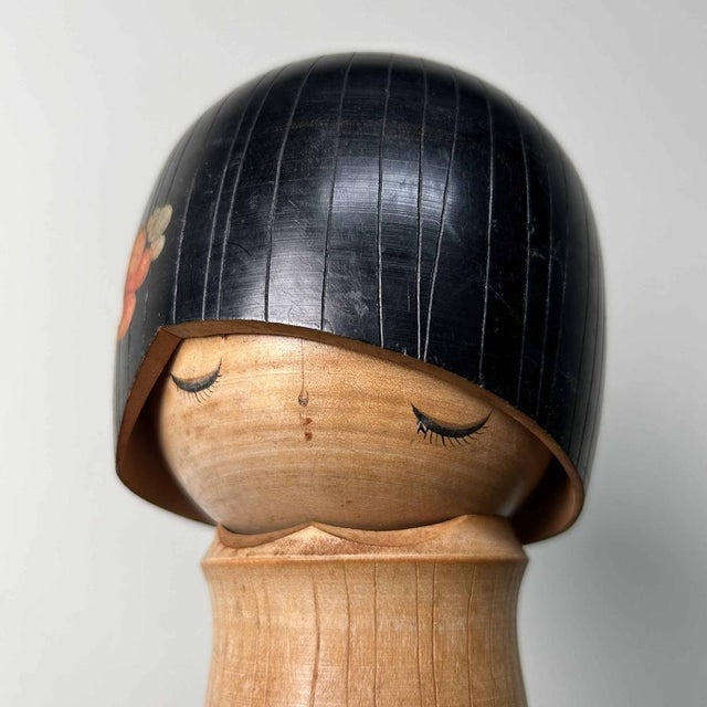 Beautifully Styled Vintage Sosaku Kokeshi by Izumi Ueda. Dimensions: height 18 cm, diameter 8.5 cm. The hair of this...