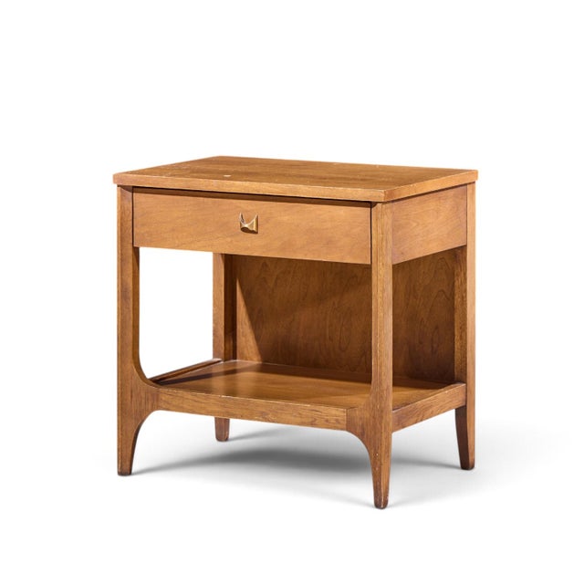 Brown Broyhill Brasilia Mid Century Walnut and Brass Nightstands - Pair For Sale - Image 8 of 11
