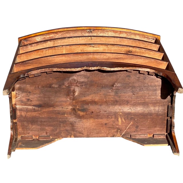 Antique Massachusetts Federal Mahogany Chest of Drawers / Dresser For Sale - Image 11 of 12
