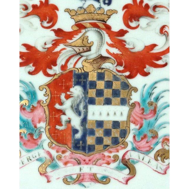 Chinese Export Porcelain Armorial Dish, Arms Hutchinson Impaling Calthrop For Sale In Philadelphia - Image 6 of 15
