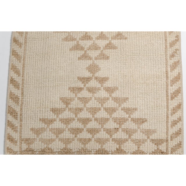 1960s Organic Beige & Cream Minimalist Rug For Sale - Image 10 of 10