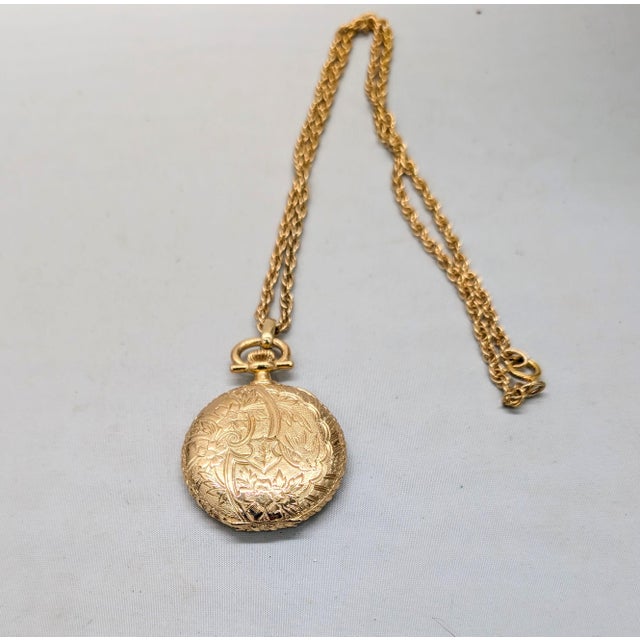 Vintage 1975 Signed Napier Goldtone "Pocket Watch" Locket Pendant Necklace For Sale In Philadelphia - Image 6 of 18