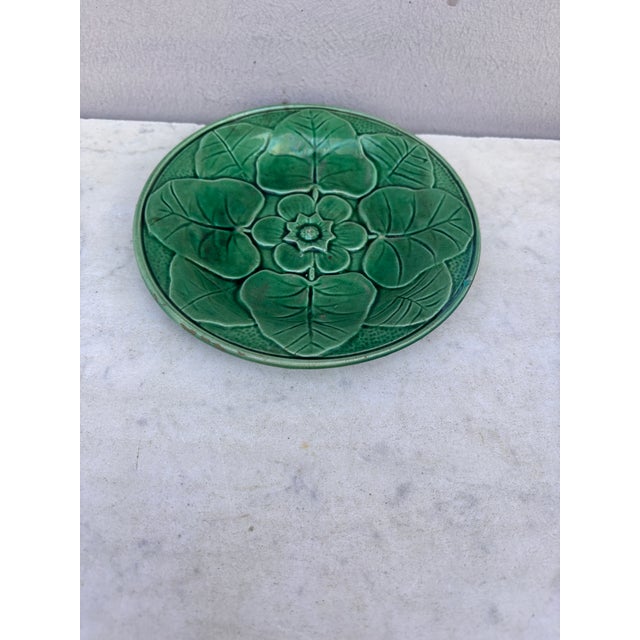 Small English green Majolica water Lilly plate, circa 1890.