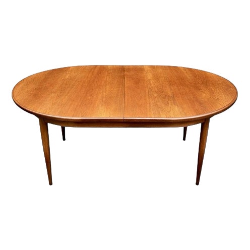 Mid-Century Oval Extending Teak Dining Table from G-Plan For Sale