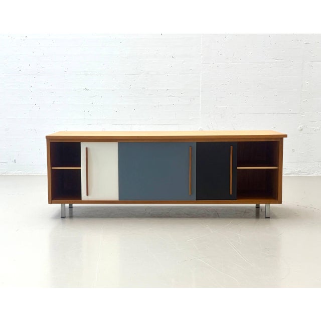 Mid-Century Swiss Sliding Door Sideboard by Wohnbedarf AG Basel, 1950s For Sale - Image 4 of 12