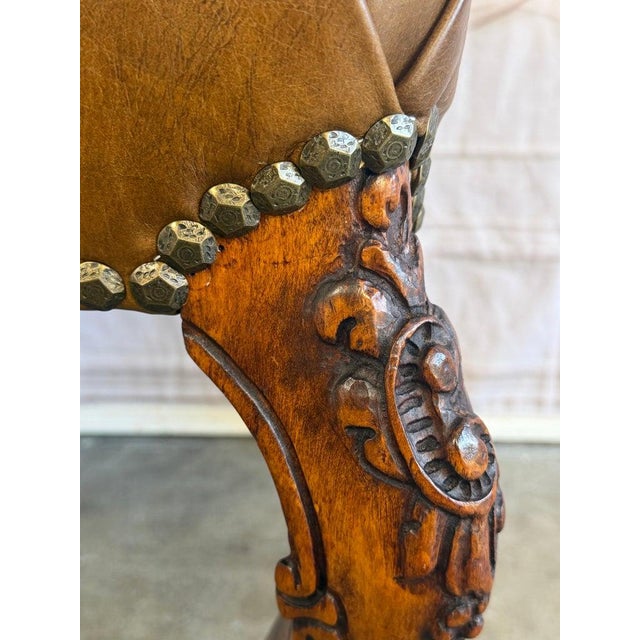 Antique French Louis XV Bench, Hand-Carved Wood & Brown Leather For Sale In Los Angeles - Image 6 of 14