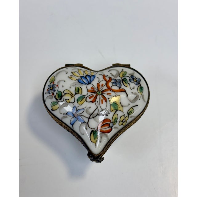 Vintage Limoges Porcelain Hand-Painted Heart Trinket Boxes - Set of 2 For Sale - Image 10 of 14