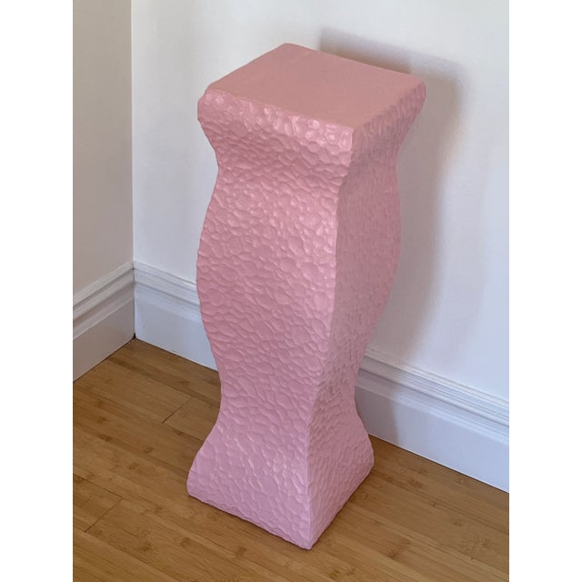 1980s Postmodern Pink Squiggly Pedestal For Sale In New York - Image 6 of 6