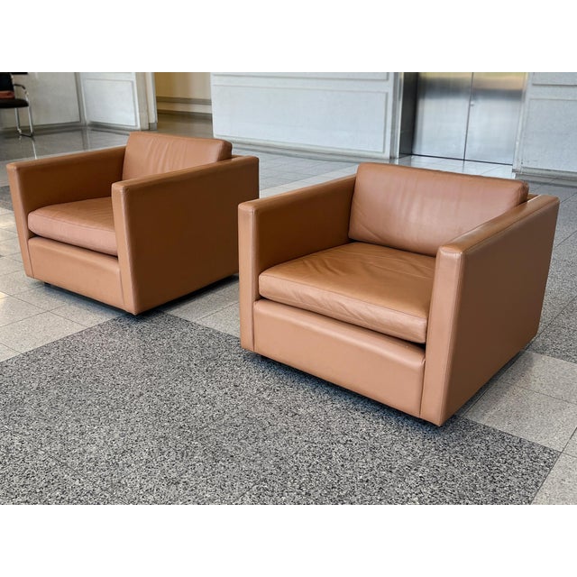 Knoll Midcentury Modern Caramel Club Chairs by Charles Pfister for Knoll - A Pair For Sale - Image 4 of 14