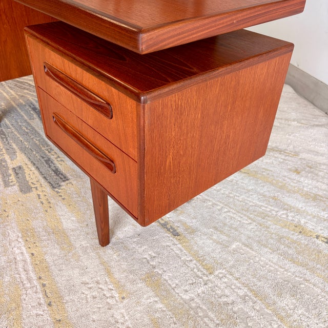 Brown 1970s G Plan Fresco Floating Teak Desk by v.b. Wilkins For Sale - Image 8 of 9