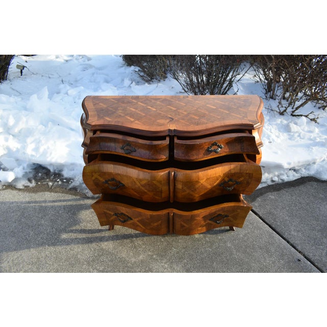 Vintage Italian Parkay Inlaid Bombe' Four Drawer Commode For Sale In Philadelphia - Image 6 of 13