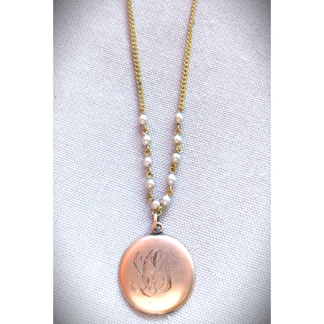 Antique 10k Gold Open Locket, Vintage Gold and Pearl Bead Chain For Sale In New York - Image 6 of 10