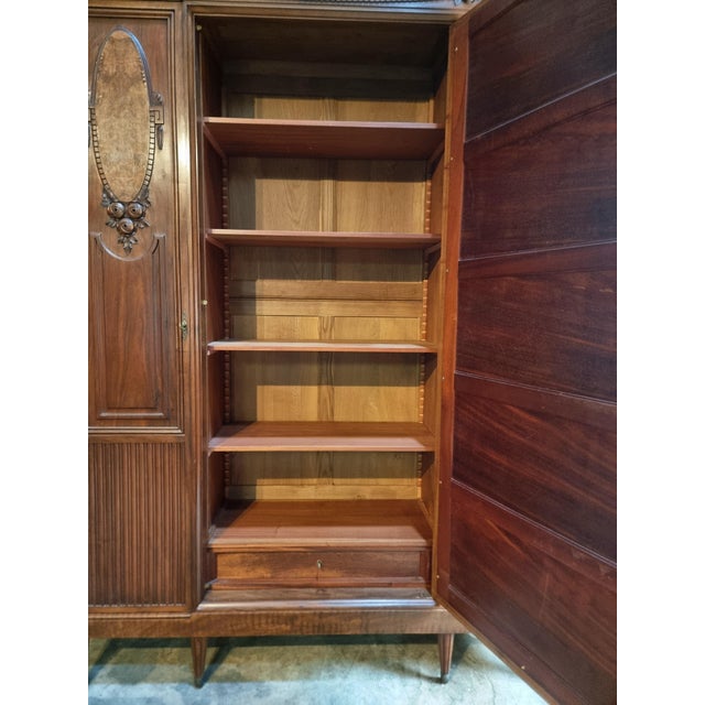 French Art Nouveau Wardrobe with Mirror in Walnut and Oak, 1890s For Sale - Image 6 of 18