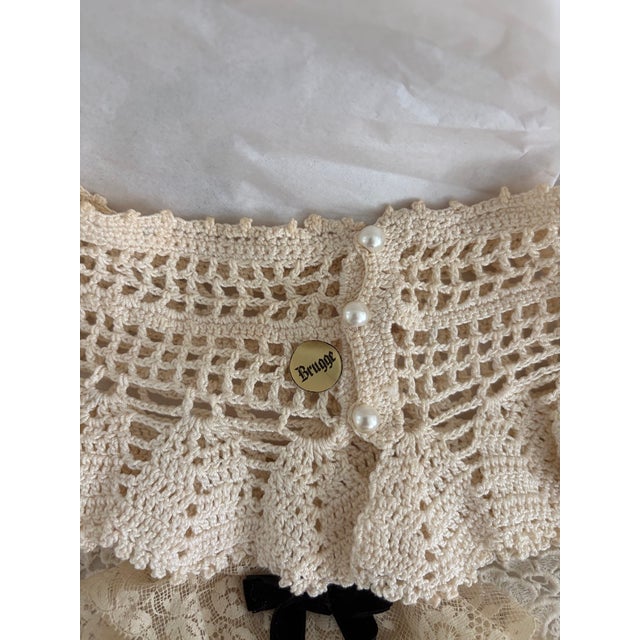 Vintage Handmade Brugge Belgian Lace Collar Collection With Lace Cravat in Original Neiman Marcus Box – Set of 5 For Sale - Image 12 of 17
