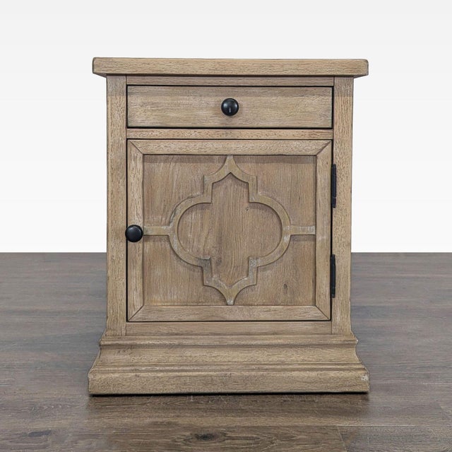 Solid wood and oak veneers in an antique hewn oak finish. Brand: Pottery Barn. Original Price: $1398. Dimensions (in): 21W...
