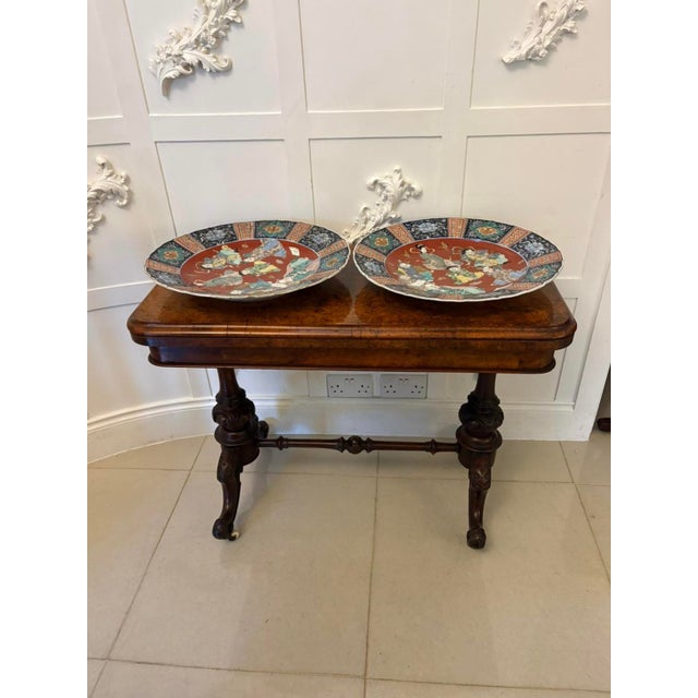 Large Antique Japanese Imari Porcelain Chargers with Seven Lucky Gods, 1880, Set of 2 For Sale - Image 3 of 17