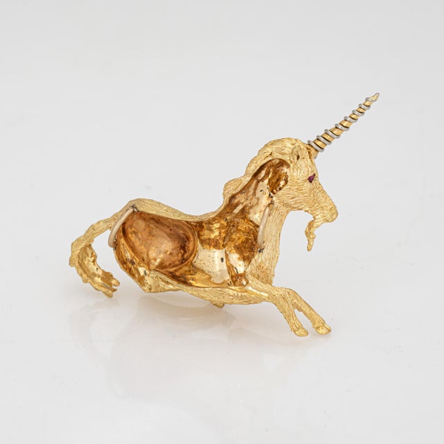 70s Vintage Unicorn Pendant Diamond 18k Yellow Gold Estate Fine Animal Jewelry For Sale - Image 4 of 4