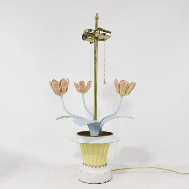 Art Deco Vintage Brunschwig & Fils Toleware Flower Table Lamp, Yellow and Pink Tulip Design For Sale - Image 3 of 13