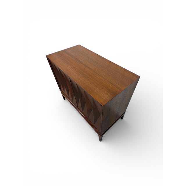 1960s Mid-Century Modern Albert Parvin Style Walnut Bachelor Chest For Sale - Image 5 of 8