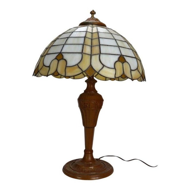 Glass 1920s Arts & Crafts Bradley & Hubbard Style Stained Leaded Glass Table Lamp For Sale - Image 7 of 11
