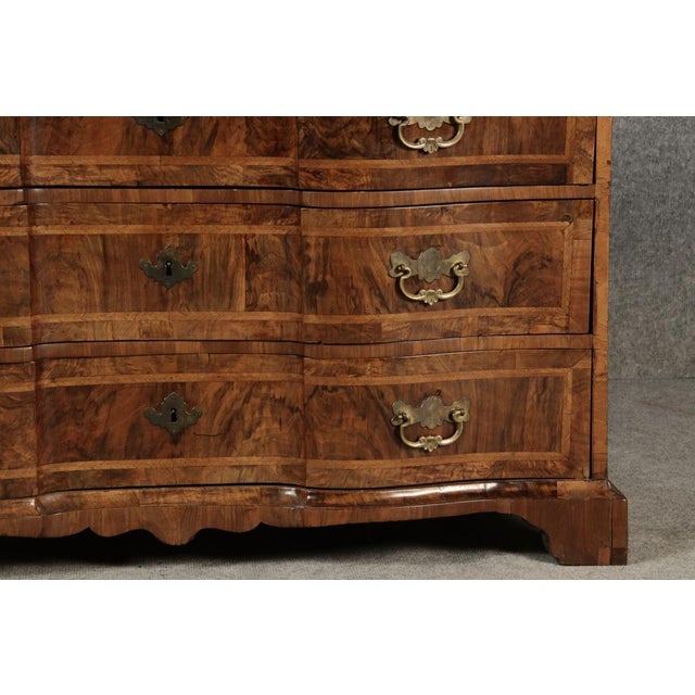 Baroque Chest of 4 Drawers in Walnut, 1750s For Sale - Image 10 of 18