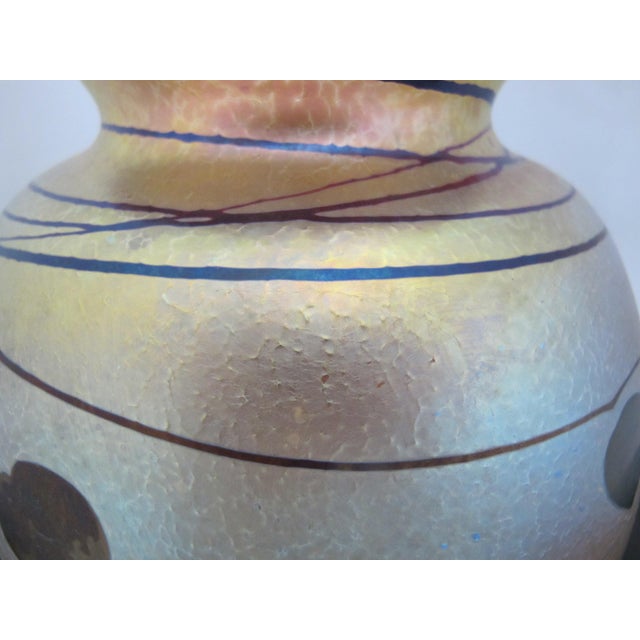 Donald Carlson Iridescent Gold Luster Vine & Heart Leaf Art Glass Vase For Sale - Image 10 of 12