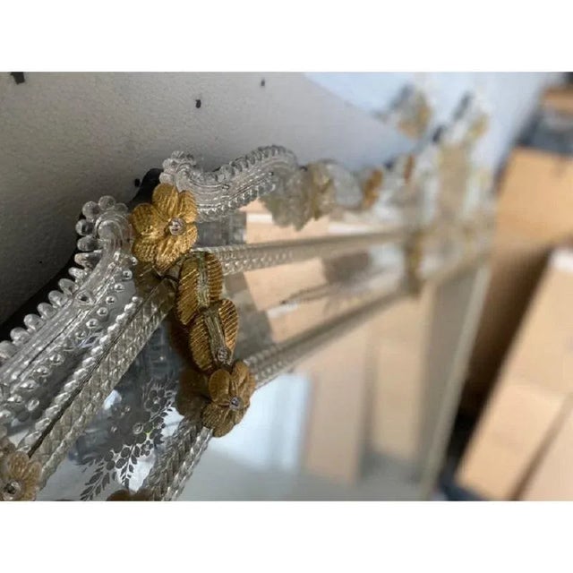 Contemporary Venetian Rectangular Gold Floreal Hand-Carving Mirror by Simoeng For Sale - Image 3 of 9