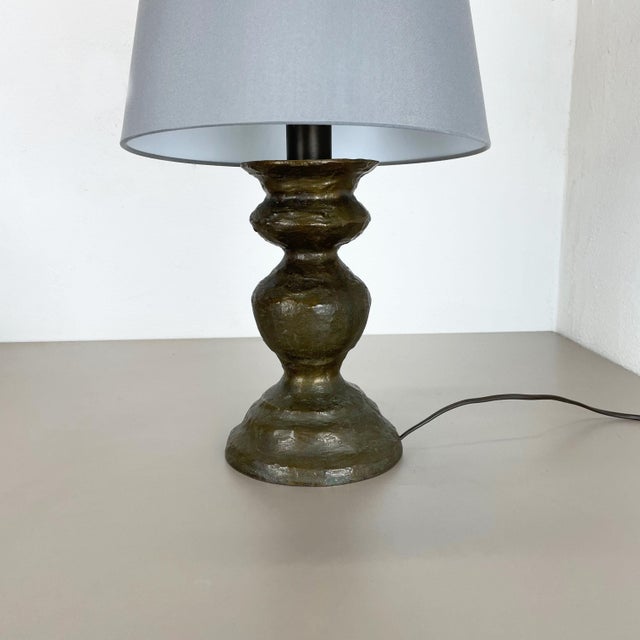 Hollywood Regency Hollywood Regency Bronze Table Light in the style of Auböck, Austria, 1960s For Sale - Image 3 of 18
