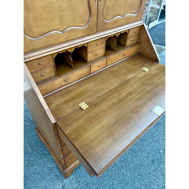 Kittinger Colonial Williamsburg Secretary Bookcase For Sale - Image 6 of 12