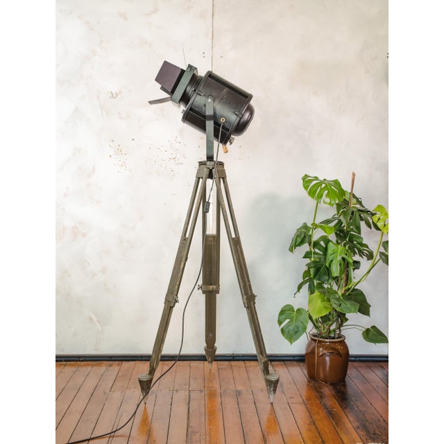 1950s Barndoor Theater Spotlight Floor Lamp on Bundeswehr Tripod from A.E. Cremer, Paris, 1950s For Sale - Image 5 of 17