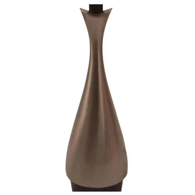 Laurel Metal Tear Drop Form Table Lamp For Sale