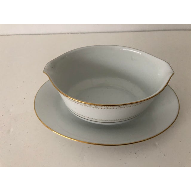 Noritake Noritake Barrington 2030 One-Piece Gravy Boat For Sale - Image 4 of 5