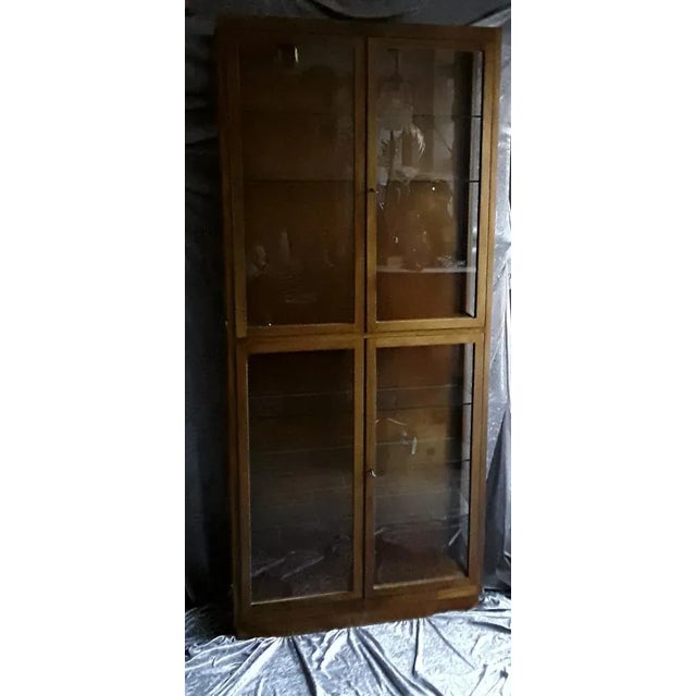 1930s Flat Art Deco Vintage Display Cabinet with Glazed 4-Door Front and Glazed Sides in Walnut with 5 Glass Shelves, 1930s For Sale - Image 5 of 11