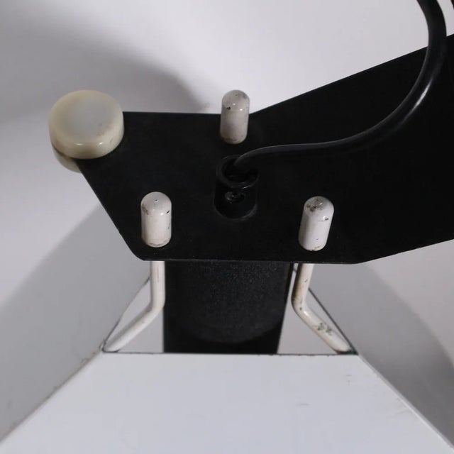 Wall Lamp Triedro by Joe Colombo for Stilnovo, in Worn conditions. Designed 1970 to 1979 This piece has an attribution...