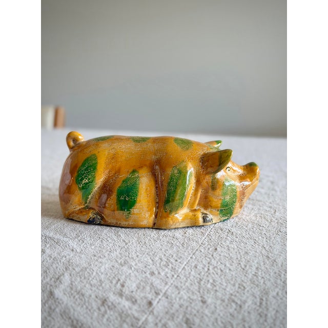 Vintage Camark Yellowware Pig Figurine Hand-Painted American Folk Art Pottery Ceramic Sculpture For Sale In Los Angeles - Image 6 of 8