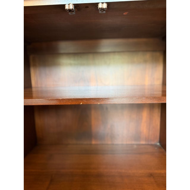 1970s Pair of Henredon Lighted Chinoiserie Mahogany Display Cabinets | Brass Campaign Hardware | 84"h For Sale - Image 10 of 18