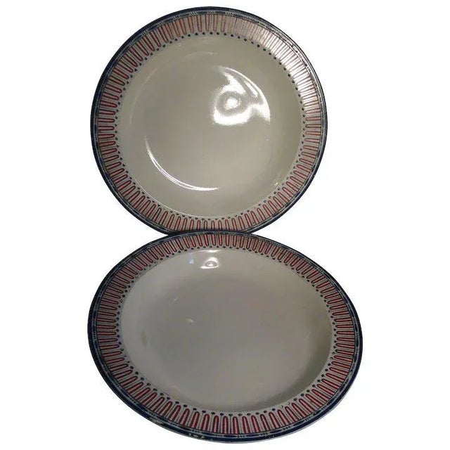 18th Century Wedgwood Creamware Etruscan Pattern Soup Plates - A Pair For Sale In New York - Image 6 of 6