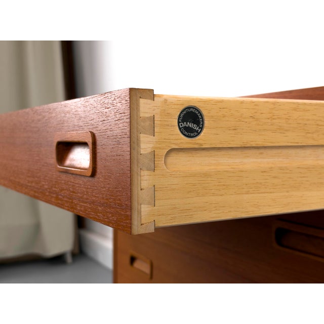 Chest of Drawers in Teak by Carlo Jensen for Hundevad & Co., 1960s For Sale - Image 6 of 16