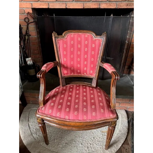 5-Piece Antique French Salon Suite — Settee & Bergère Chairs, Red Upholstery For Sale In New York - Image 6 of 9