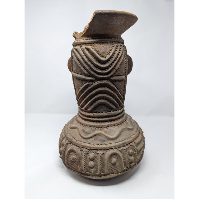 Rare Terracotta Yoruba Tribe Osun Shrine Jar (C. 1910s-1940s) For Sale - Image 4 of 13