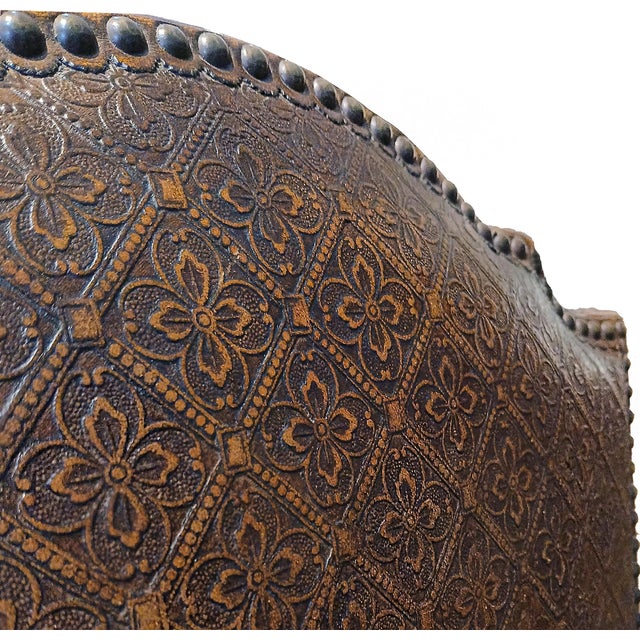 Pair of Louis XIV Armchairs in Tooled Leather and Gilt Wood, Late 18th C. For Sale - Image 13 of 18