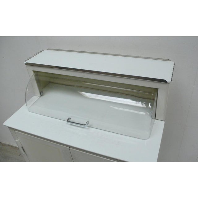 1960s Mobile Medical 2-Door Cabinet, 1960s For Sale - Image 5 of 7