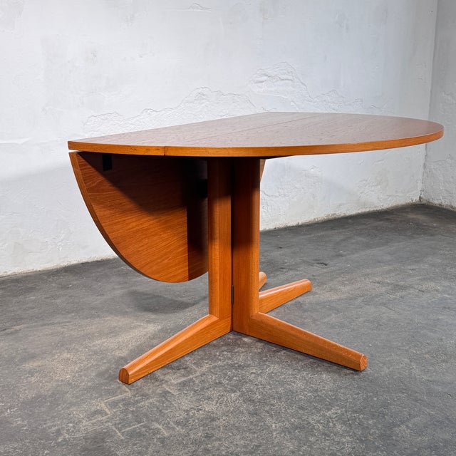 Mid-Century Modern Drop Leaf Round Dining Table, 1960s For Sale - Image 3 of 14