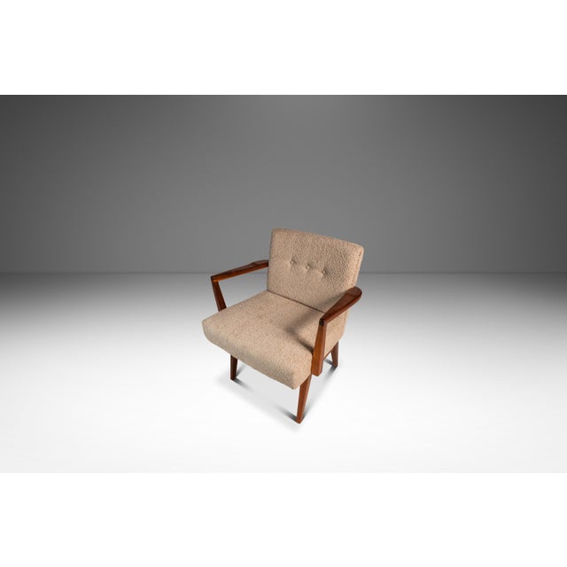 Jens Risom Rare Restored Mid-Century Modern Model C-108 Armchair in Walnut & Beige Bouclé Attributed to Jens Risom for Jens Risom Design, Usa, C. 1950s For Sale - Image 4 of 18