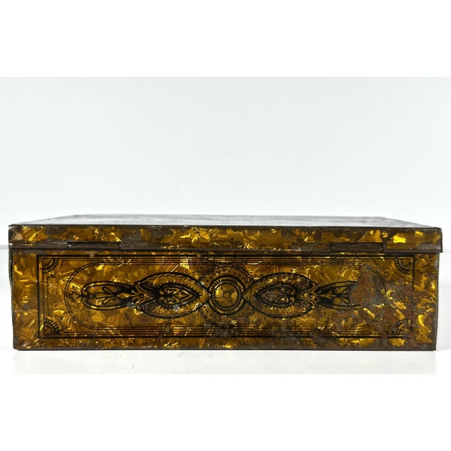 Antique Pioneer Tobacco Tin: Richmond Cavendish Golden Flake Litho Box For Sale - Image 4 of 10