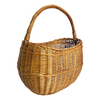 Early 20th Century French Wicker Gathering Basket With Bentwood Handle | French Provincial Market Basket For Sale